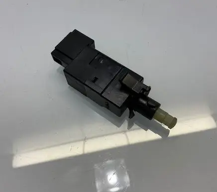 Mercedes-Benz E W211 Brake pedal sensor switch 0015454009 A0015454009