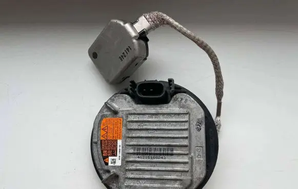 Subaru Forester SJ Voltage converter/converter module 41215100243