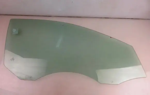 Volkswagen Jetta VI Front door window glass four-door 