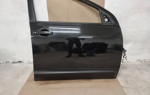 Nissan Qashqai+2 Front door