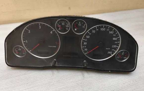 Speedometer (instrument cluster)