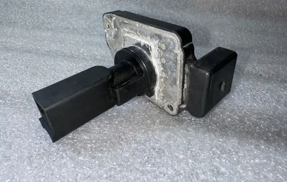Audi A6 S6 C6 4F Mass air flow meter AFH7025C