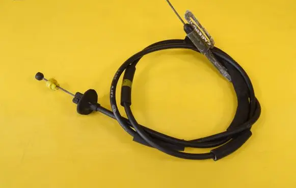 KIA Carens I Throttle cable 