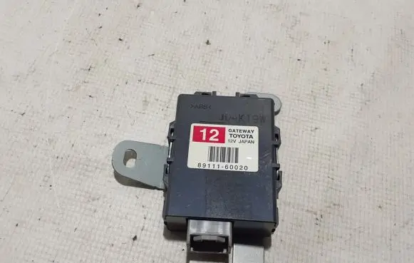 Toyota Land Cruiser (J120) Gateway control module 8911160020
