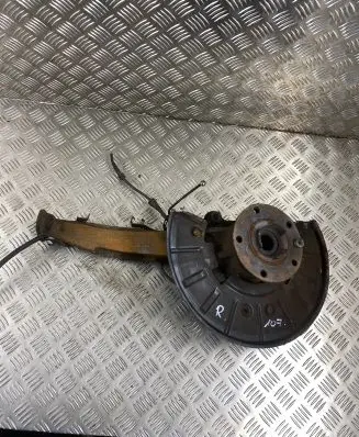 Audi Q7 4L Front wheel hub spindle knuckle