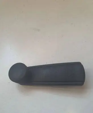 Volkswagen PASSAT B3 Front door window winding handle 357837581