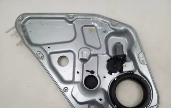 Hyundai Sonata Rear door manual window regulator 