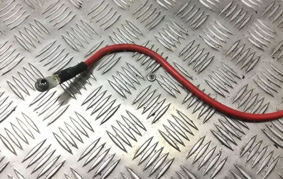 Mercedes-Benz E W238 Positive cable (battery) T915103