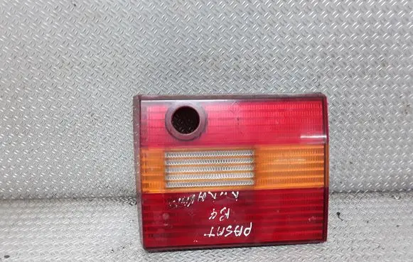 Tailgate rear/tail lights