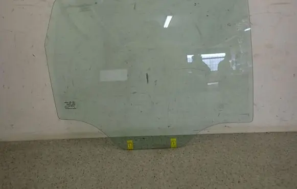 Chevrolet Aveo Sliding door window/glass