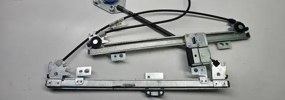 Ford Fiesta Front door electric window regulator 1583670 492591191