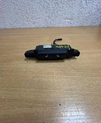 Land Rover Discovery Sport Seat heating switch FK7214D694AA 16012201
