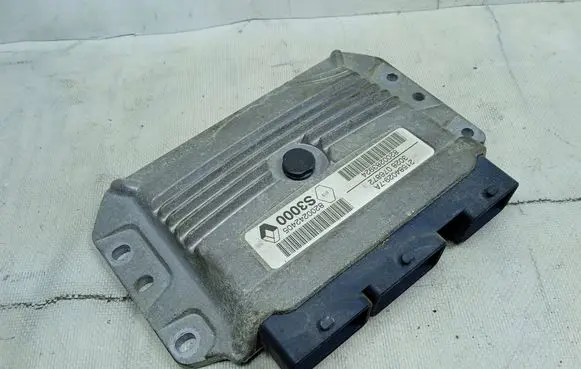 Renault Megane II Engine control unit/module 8200242405