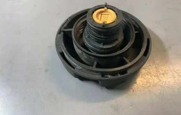 BMW 3 E92 E93 Coolant expansion tank/reservoir cap 17117521071 7521071 17117639020