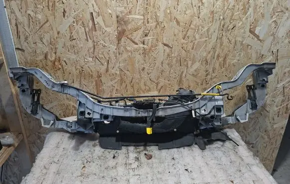 Ford C-MAX I Radiator support slam panel 