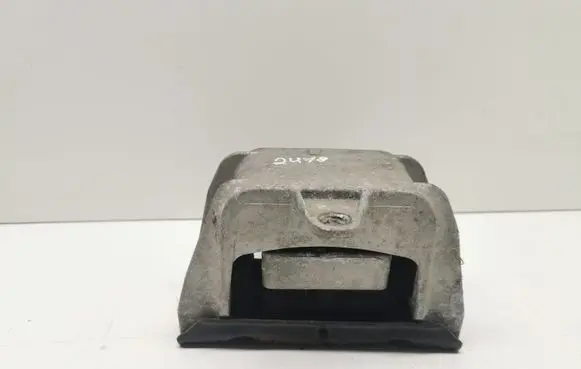 Skoda Octavia Mk1 (1U) Engine mount bracket