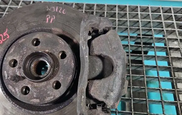 Front brake caliper