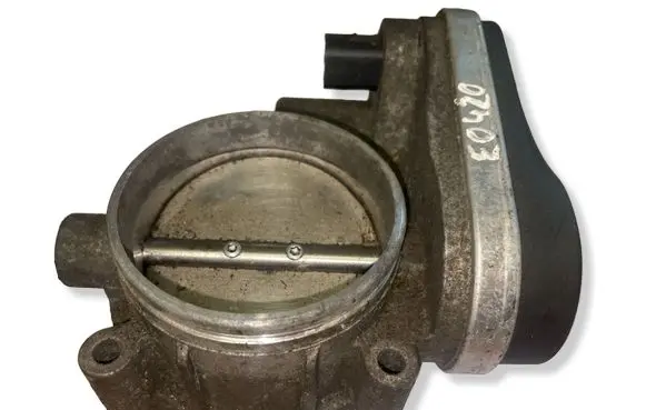 BMW 5 E60 E61 Throttle valve 1354751694604