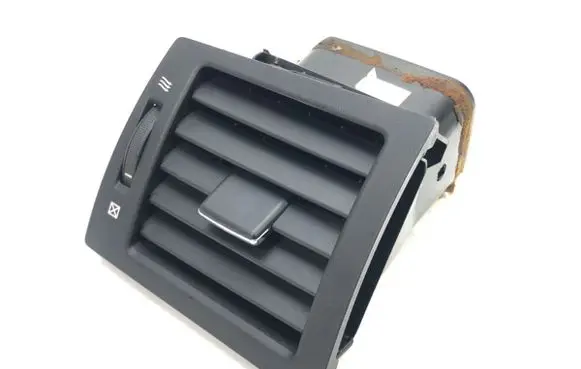 Rear air vent grill