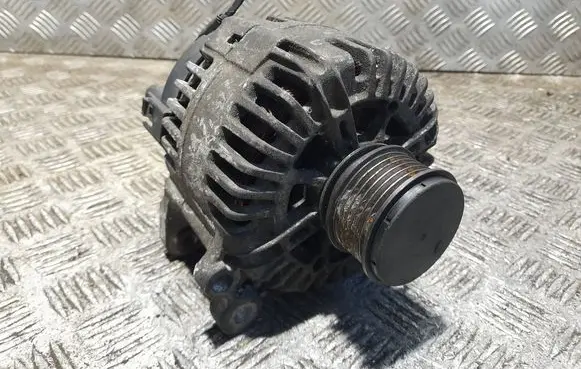 Volkswagen Golf Plus Generator/alternator 06F903023C 705104882