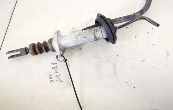 Audi 80 90 S2 B4 Clutch master cylinder 893721401d