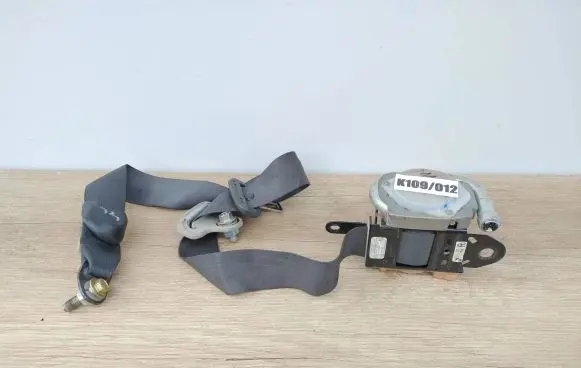 Nissan Note (E11) Front seatbelt 868849U05A