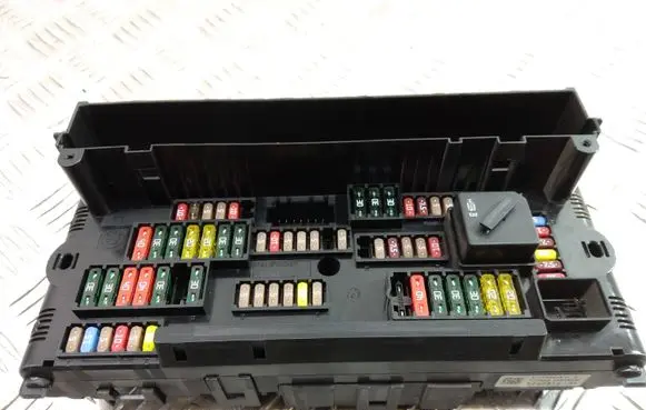 BMW 5 F10 F11 Fuse box set 9252815