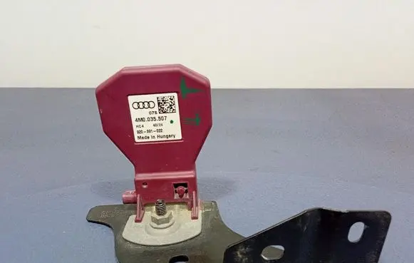 Audi Q7 4L Aerial GPS antenna 4M0035507