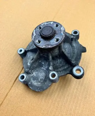 Mercedes-Benz C W203 Water pump A2712010201