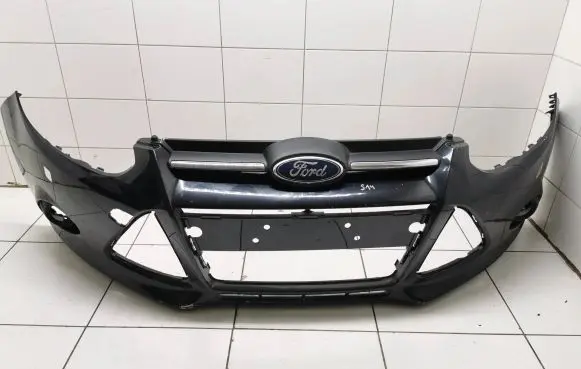 Ford Focus Front bumper Bm5117757a Bm5117626a