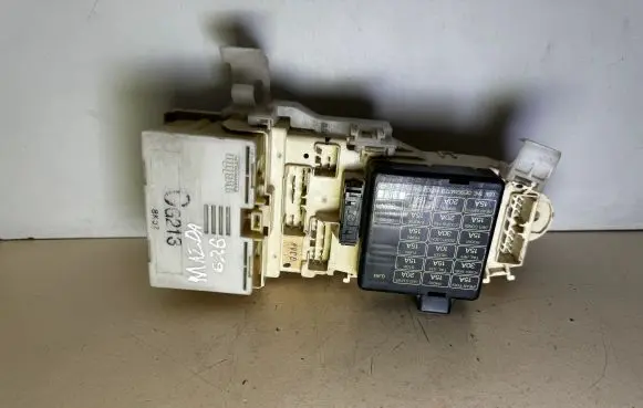 Mazda 626 Fuse box set GJ84 CG213