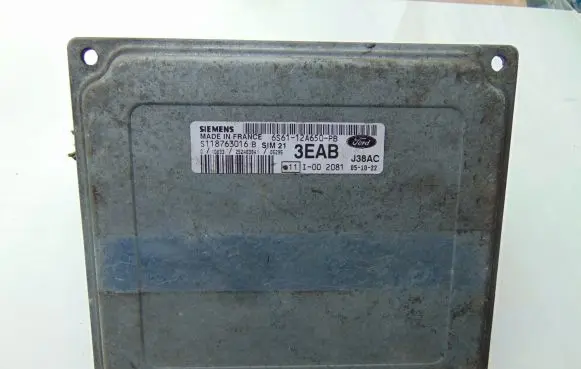 Ford Fiesta Engine control unit/module 6S6112A650PB S118763016B