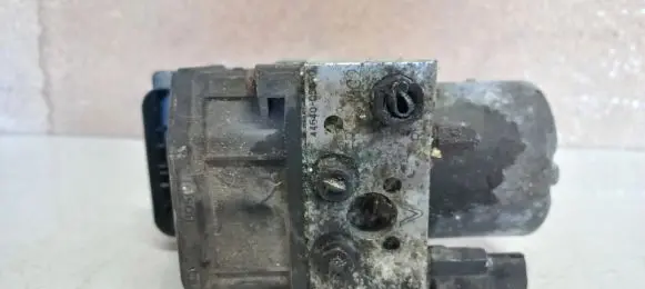 Toyota Avensis T250 ABS Pump 265950178