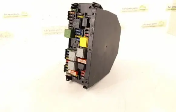 Mercedes-Benz C W204 Fuse box set 2129005812 A2129005812