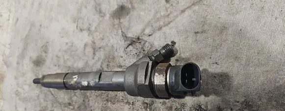 BMW 1 E81 E87 Fuel injector 0445110289