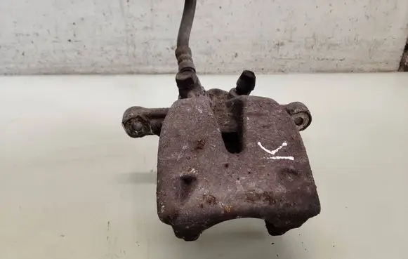 Toyota Corolla Verso E121 Rear brake caliper