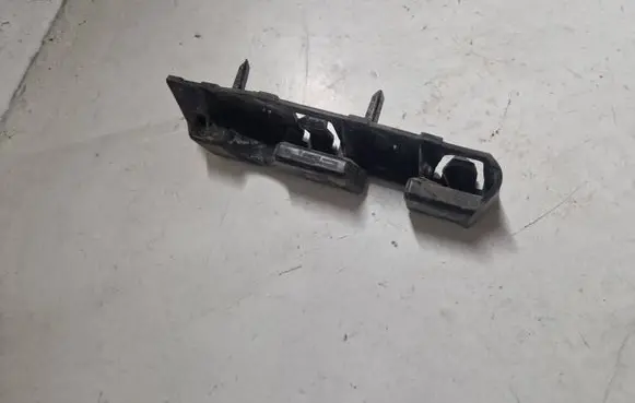 Peugeot 508 Front bumper mounting bracket 9686570480
