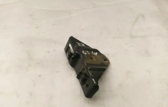 Toyota Avensis T250 Headlight/headlamp mounting bracket 5208205020