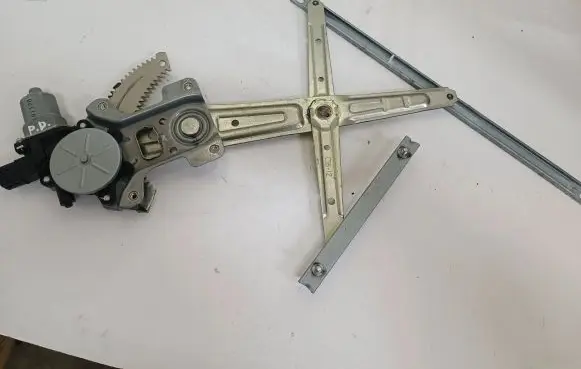 Peugeot iOn Front door window regulator with motor