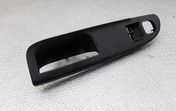 Volkswagen PASSAT B6 Front door interior handle trim 3C1867171C
