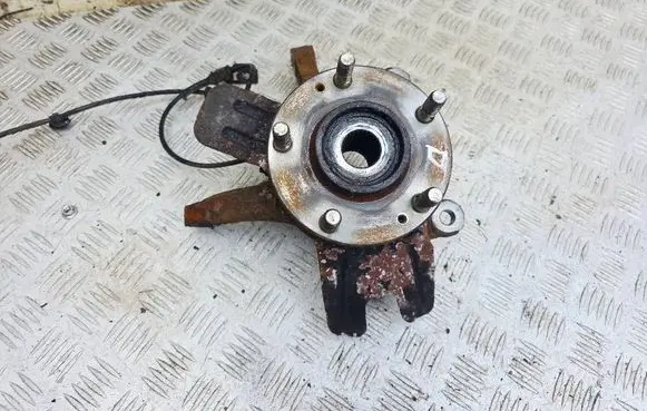 KIA Carens III Front wheel hub 
