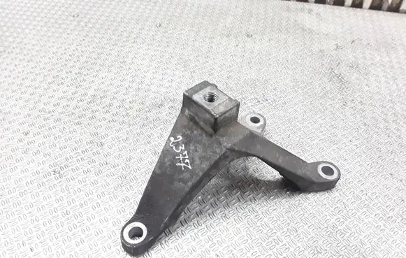 Mazda 3 I Gearbox mounting bracket
