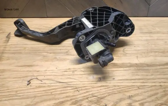 Skoda Superb B6 (3T) Clutch pedal 3T2721059N