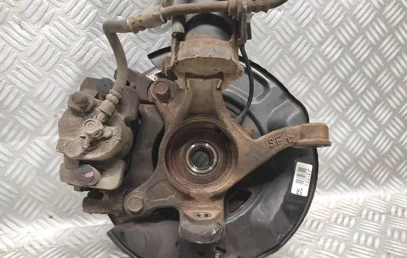 Toyota Yaris Front wheel hub spindle knuckle 