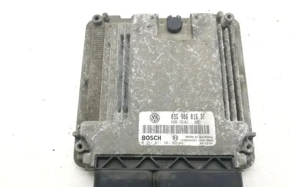Volkswagen Golf V Engine control unit/module 03G906016DF