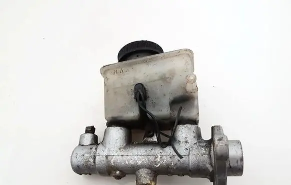 Mazda 323 Master brake cylinder