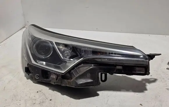 Toyota C-HR I Headlight/headlamp 81110F4031 15112017 17670F