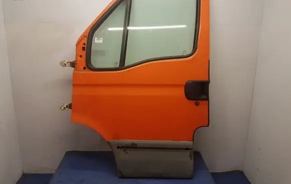 Iveco Daily 3rd gen Front door