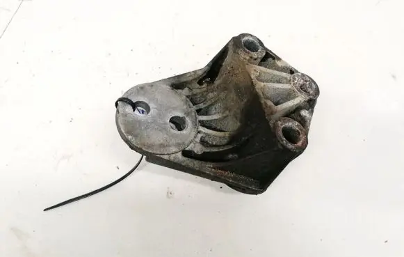 Opel Vectra B Engine mounting bracket 24499029