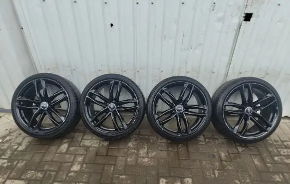 Audi TT TTS RS Mk3 8S R19 alloy rim 8S0601025